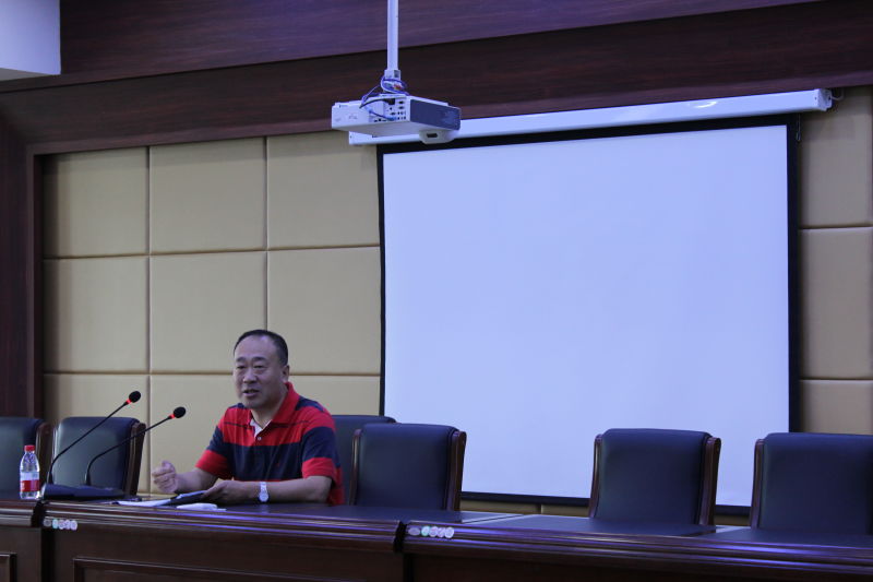 新葡官网召开研究生论文开题与论文写作说明会