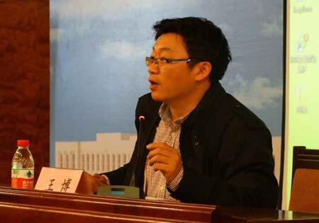 新葡官网隆重召开新生专业介绍会